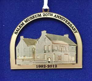 Here's an alt tag for the image: Salem Museum 20th Anniversary Ornament